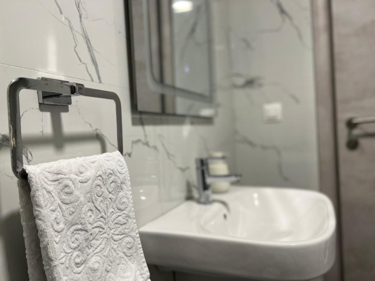 Maria'S Elite Luxury Apartment สโกเปีย ภายนอก รูปภาพ